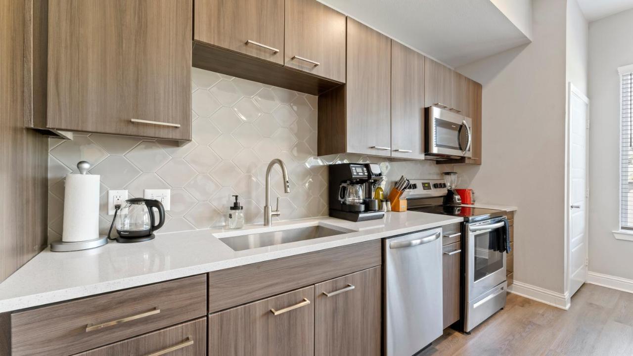 Upscale Modern Apts - Free Parking, Fast Wifi, Courtyard Lägenhet Austin Exteriör bild